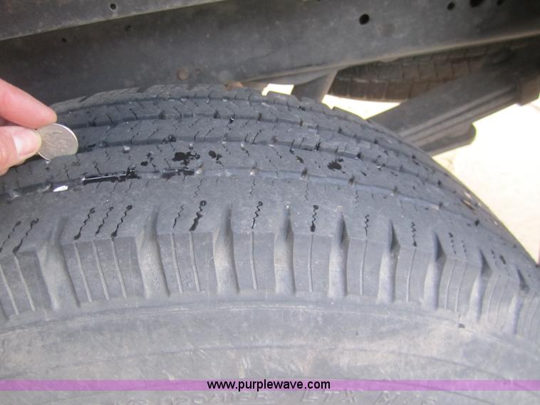 image for item B5653 2001 Dodge Ram 2500 pickup truck