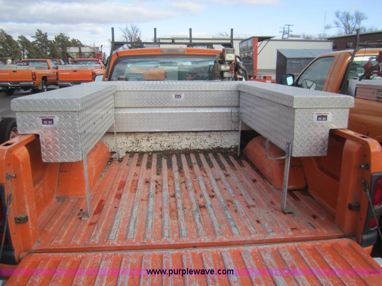 image for item B5653 2001 Dodge Ram 2500 pickup truck