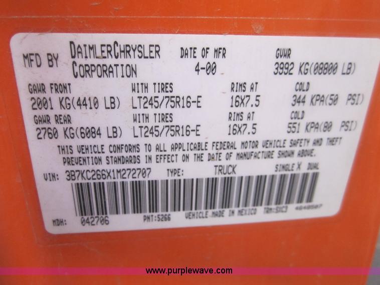 image for item B5653 2001 Dodge Ram 2500 pickup truck