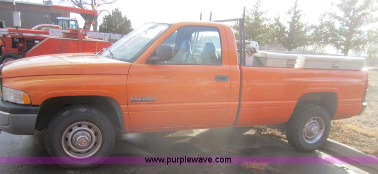 image for item B5656 2001 Dodge Ram 2500 pickup truck