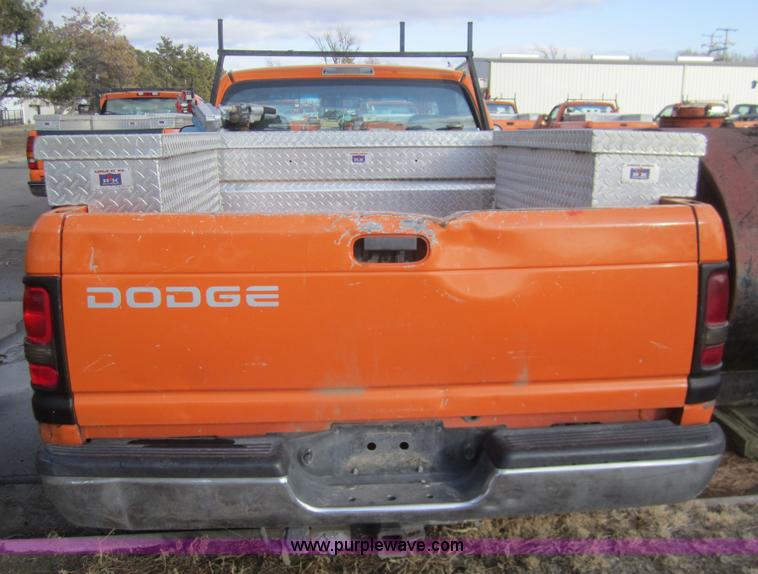 image for item B5656 2001 Dodge Ram 2500 pickup truck