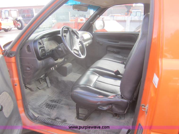 image for item B5656 2001 Dodge Ram 2500 pickup truck