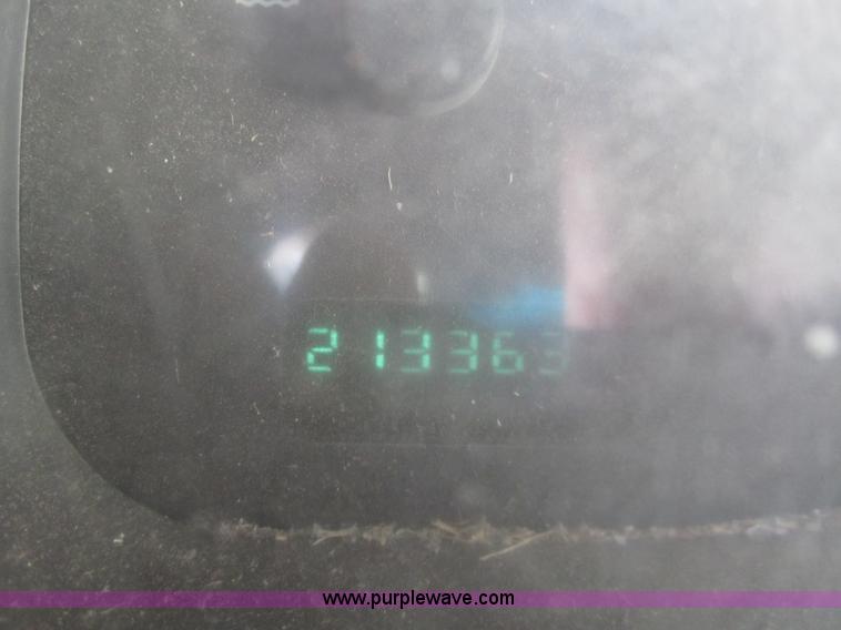 image for item B5656 2001 Dodge Ram 2500 pickup truck