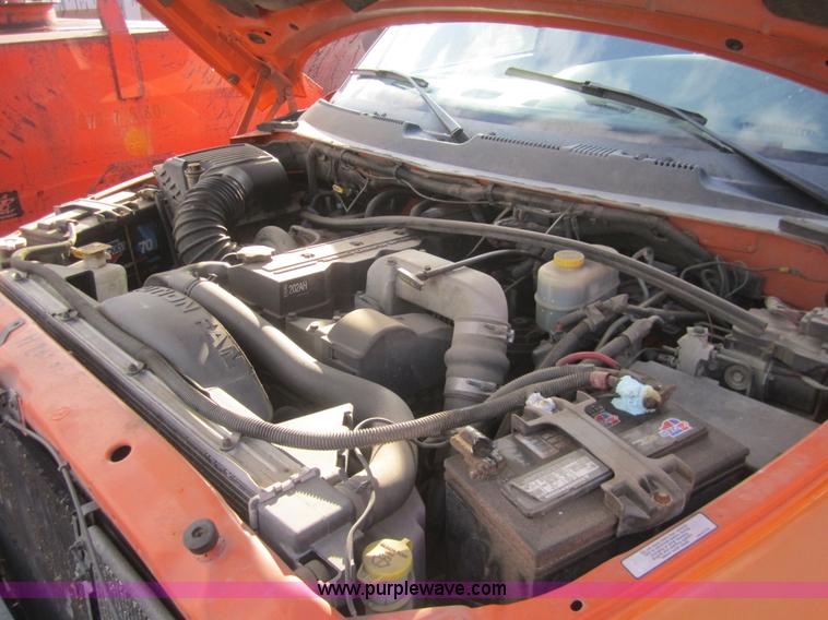 image for item B5656 2001 Dodge Ram 2500 pickup truck