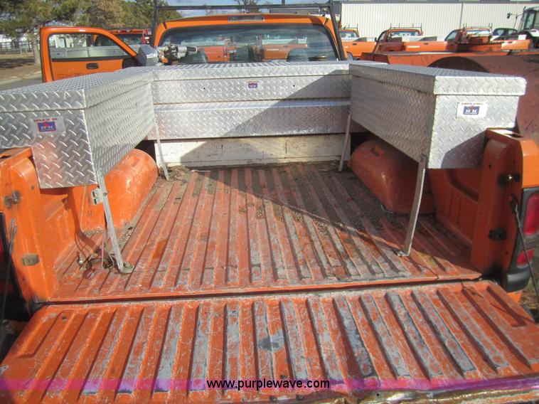 image for item B5656 2001 Dodge Ram 2500 pickup truck