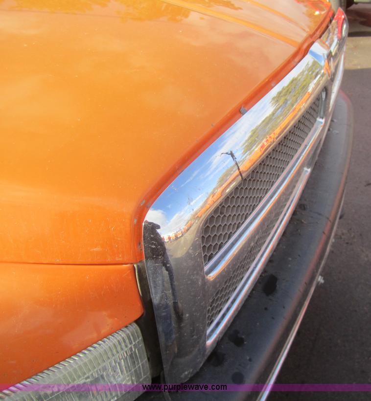 image for item B5656 2001 Dodge Ram 2500 pickup truck