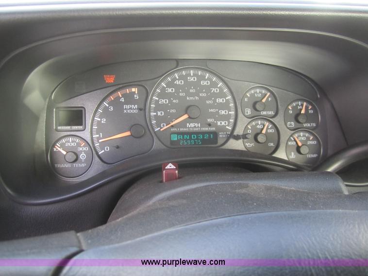 image for item B5657 2002 Chevrolet Silverado 2500HD pickup truck