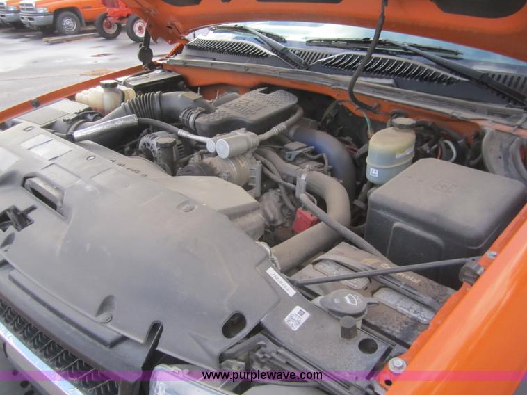 image for item B5657 2002 Chevrolet Silverado 2500HD pickup truck