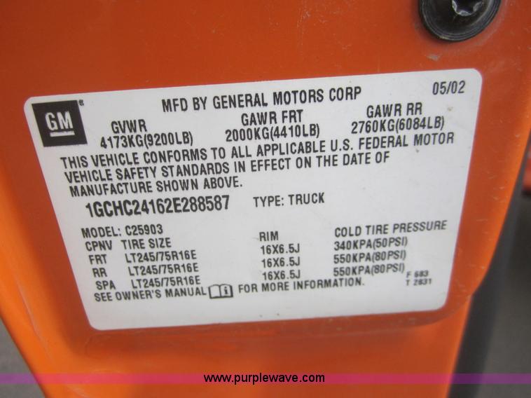 image for item B5657 2002 Chevrolet Silverado 2500HD pickup truck