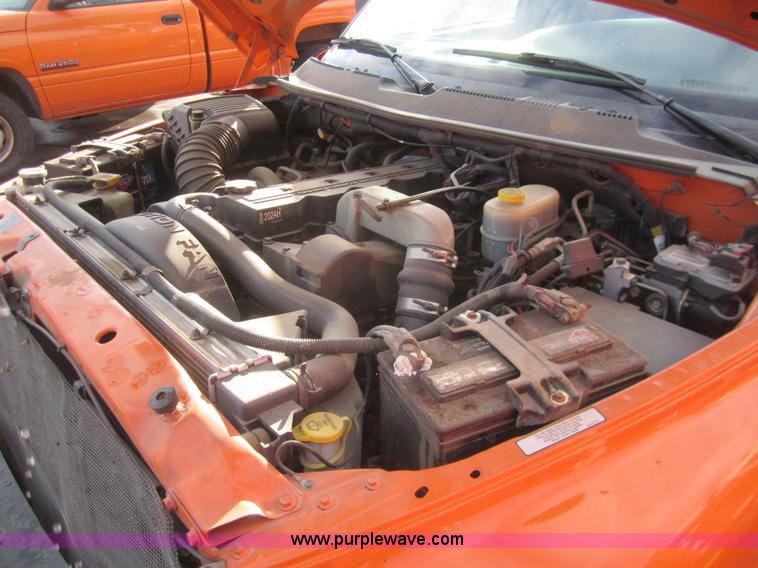 image for item B5658 2001 Dodge Ram 2500 pickup truck