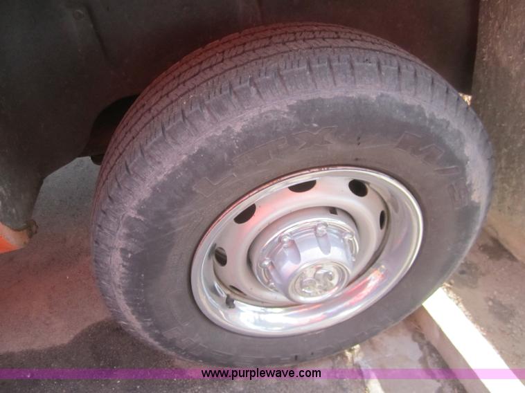 image for item B5658 2001 Dodge Ram 2500 pickup truck