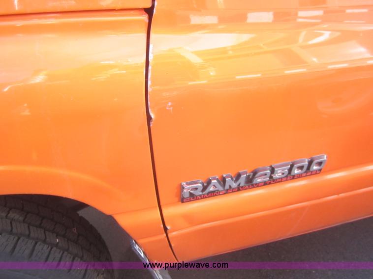image for item B5658 2001 Dodge Ram 2500 pickup truck