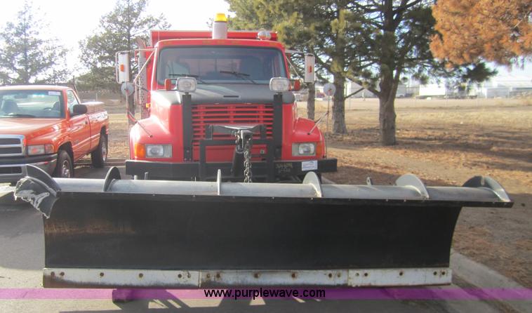 image for item B5659 1999 International 4900 tandem axle dump truck