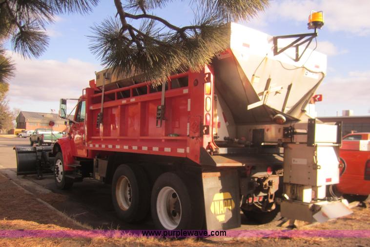 image for item B5659 1999 International 4900 tandem axle dump truck