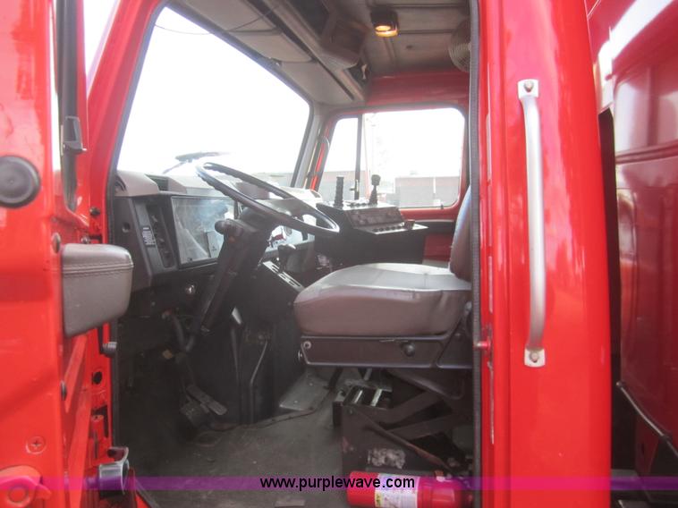 image for item B5659 1999 International 4900 tandem axle dump truck