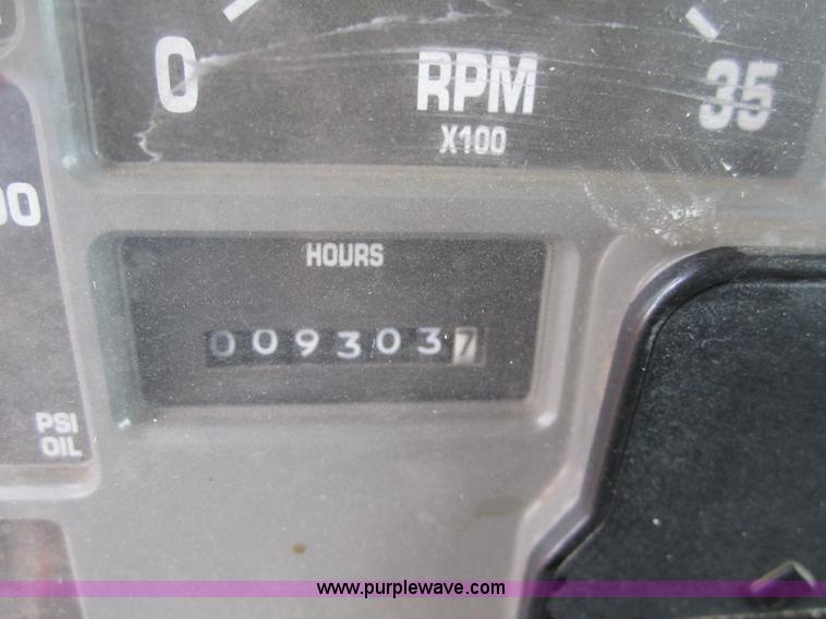 image for item B5659 1999 International 4900 tandem axle dump truck