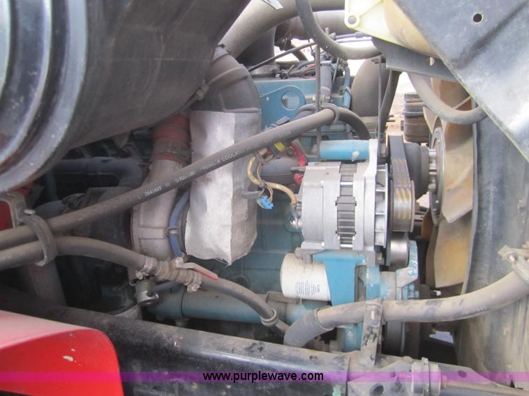 image for item B5659 1999 International 4900 tandem axle dump truck