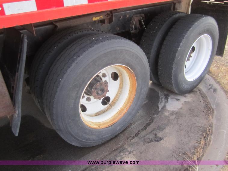 image for item B5659 1999 International 4900 tandem axle dump truck