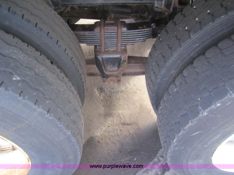 image for item B5659 1999 International 4900 tandem axle dump truck