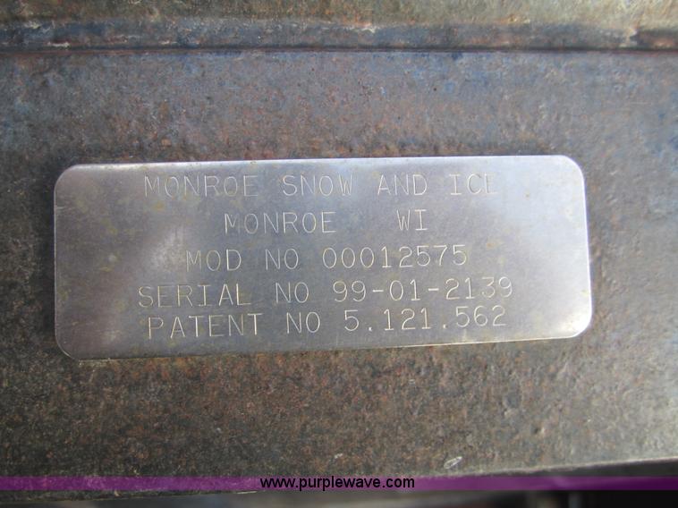 image for item B5659 1999 International 4900 tandem axle dump truck