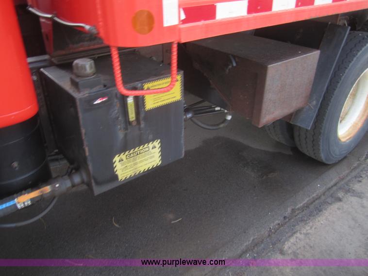 image for item B5659 1999 International 4900 tandem axle dump truck