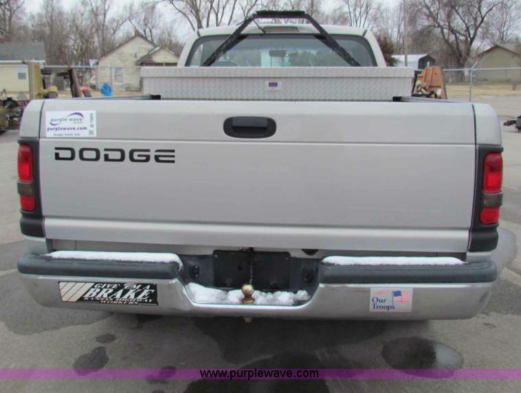 image for item B7069 2001 Dodge Ram 1500 pickup truck