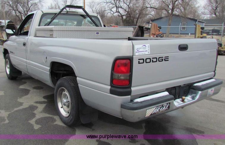 image for item B7069 2001 Dodge Ram 1500 pickup truck