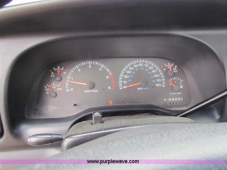 image for item B7069 2001 Dodge Ram 1500 pickup truck