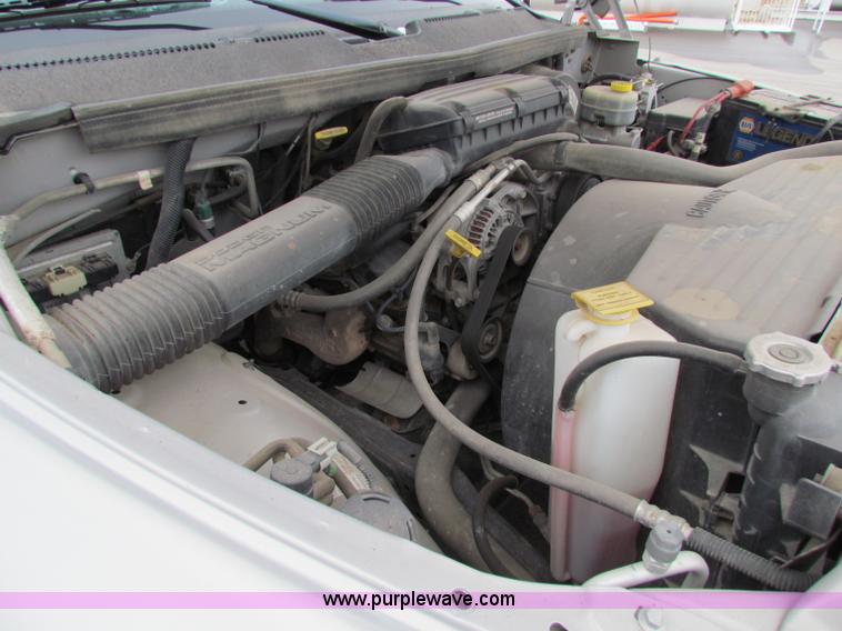 image for item B7069 2001 Dodge Ram 1500 pickup truck