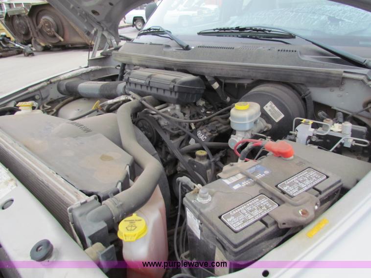 image for item B7069 2001 Dodge Ram 1500 pickup truck