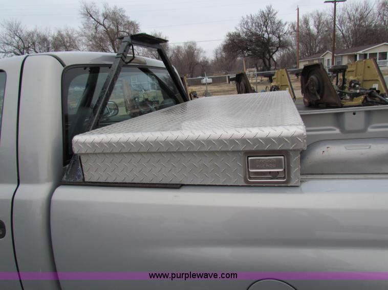 image for item B7069 2001 Dodge Ram 1500 pickup truck