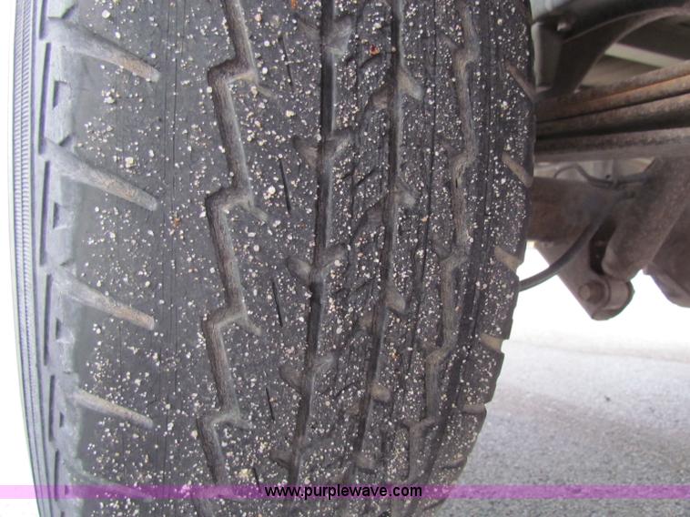 image for item B7069 2001 Dodge Ram 1500 pickup truck