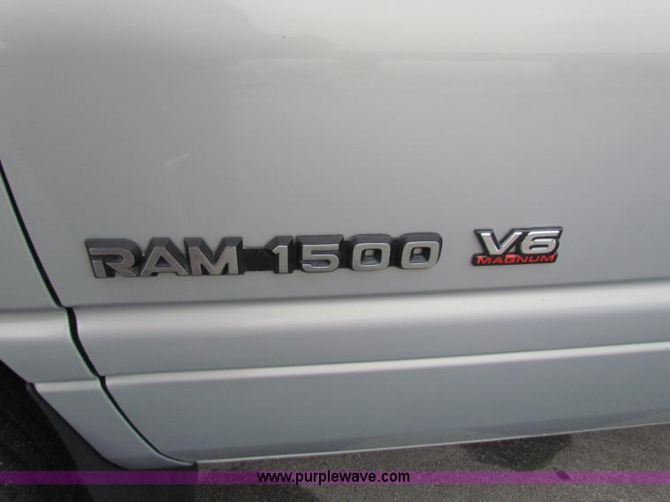 image for item B7069 2001 Dodge Ram 1500 pickup truck