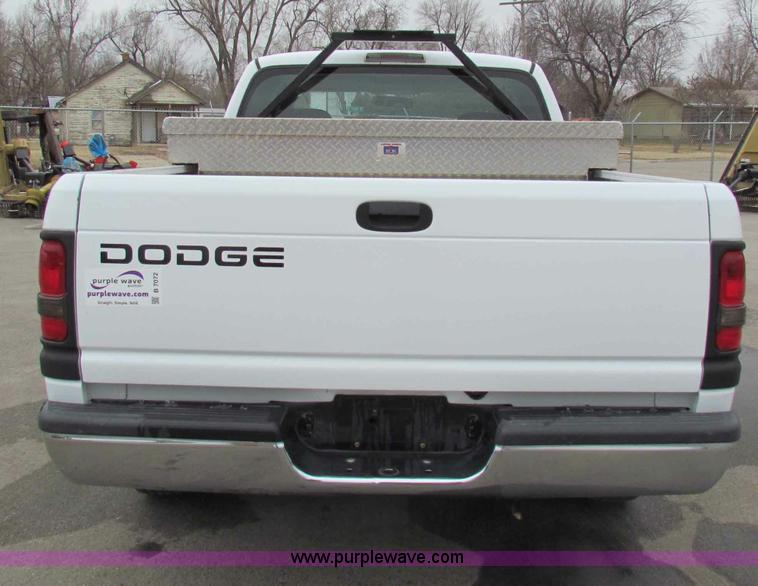 image for item B7072 2001 Dodge Ram 1500 quad cab pickup truck