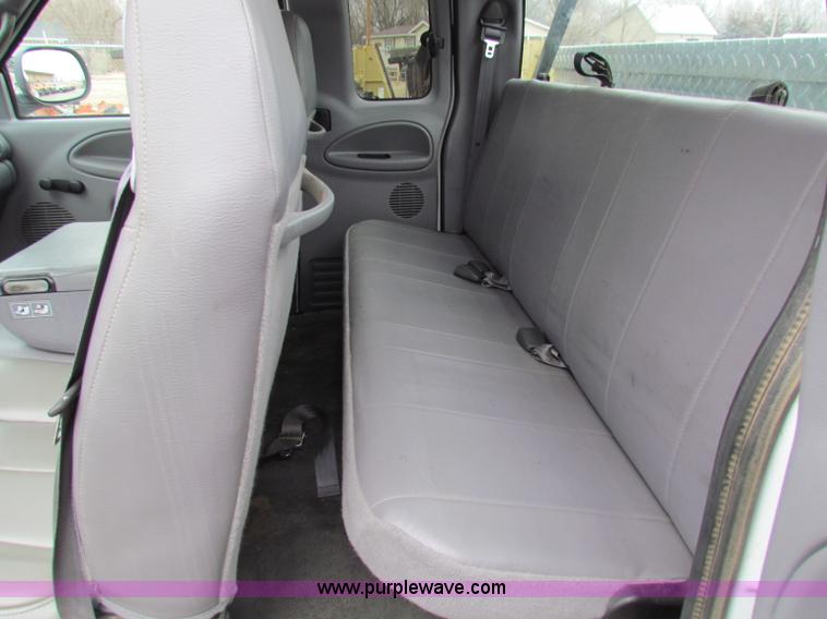 image for item B7072 2001 Dodge Ram 1500 quad cab pickup truck