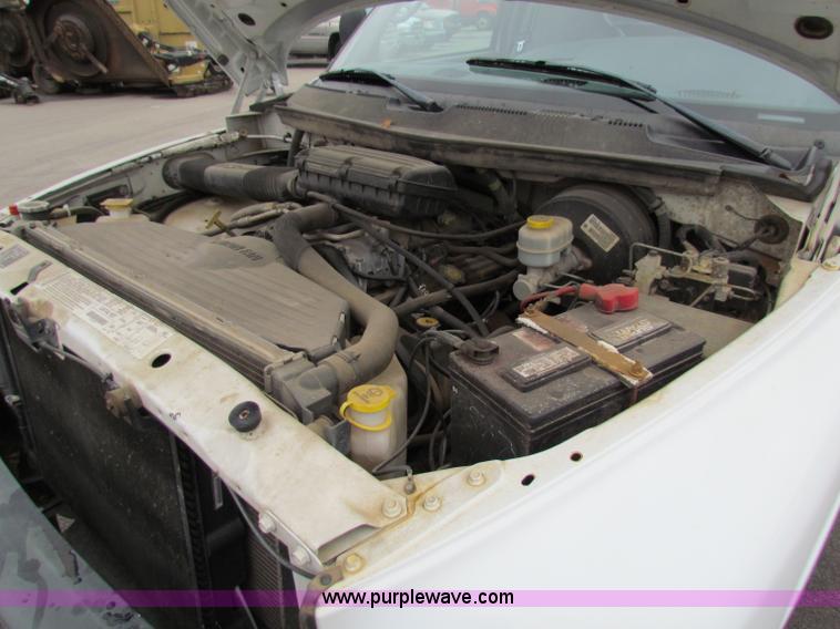 image for item B7072 2001 Dodge Ram 1500 quad cab pickup truck