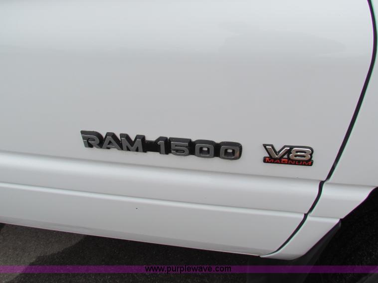 image for item B7072 2001 Dodge Ram 1500 quad cab pickup truck