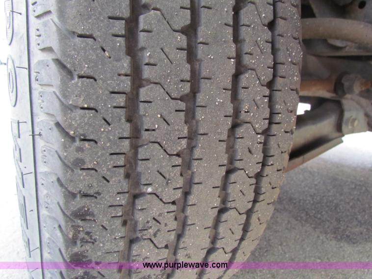 image for item B7072 2001 Dodge Ram 1500 quad cab pickup truck