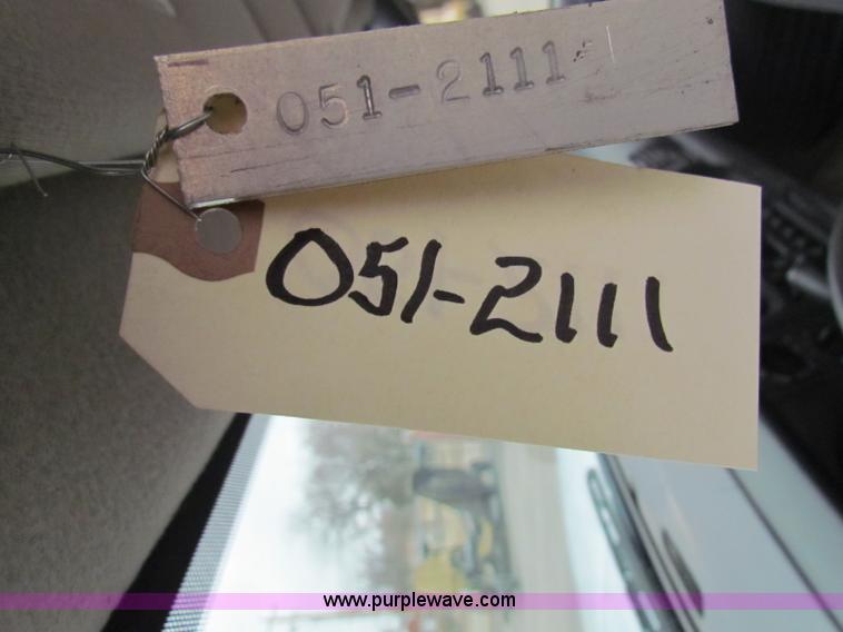 image for item B7072 2001 Dodge Ram 1500 quad cab pickup truck