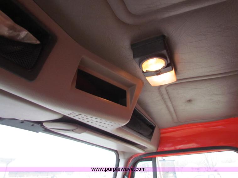 image for item B7075 1999 International 4900 tandem axle dump truck