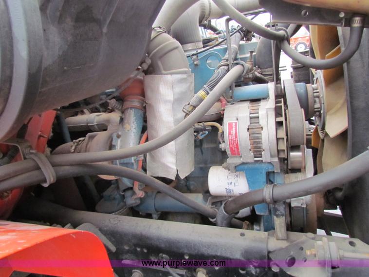 image for item B7075 1999 International 4900 tandem axle dump truck