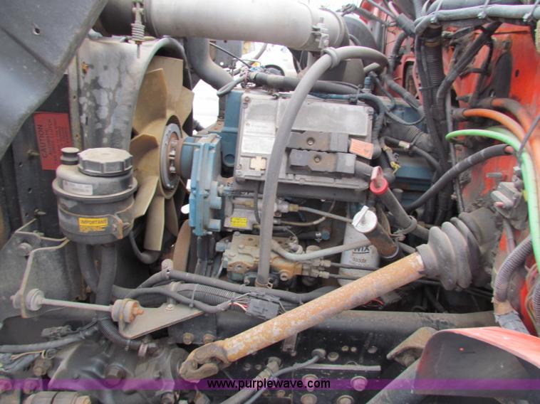 image for item B7075 1999 International 4900 tandem axle dump truck