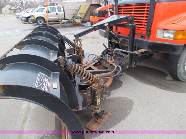 image for item B7075 1999 International 4900 tandem axle dump truck