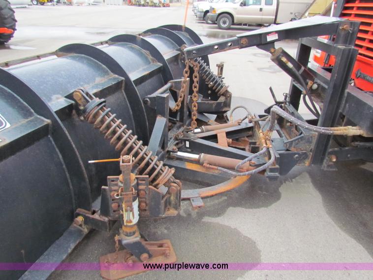 image for item B7075 1999 International 4900 tandem axle dump truck