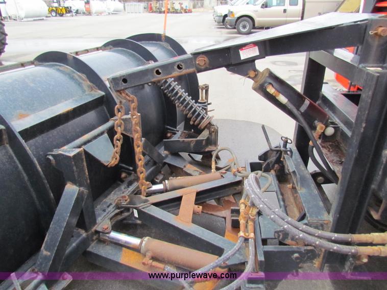 image for item B7075 1999 International 4900 tandem axle dump truck