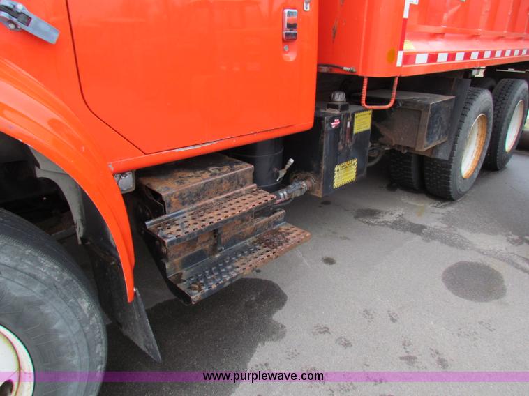 image for item B7075 1999 International 4900 tandem axle dump truck
