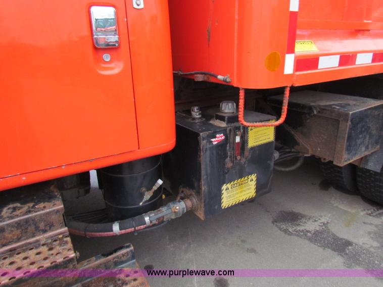 image for item B7075 1999 International 4900 tandem axle dump truck