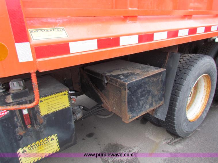 image for item B7075 1999 International 4900 tandem axle dump truck