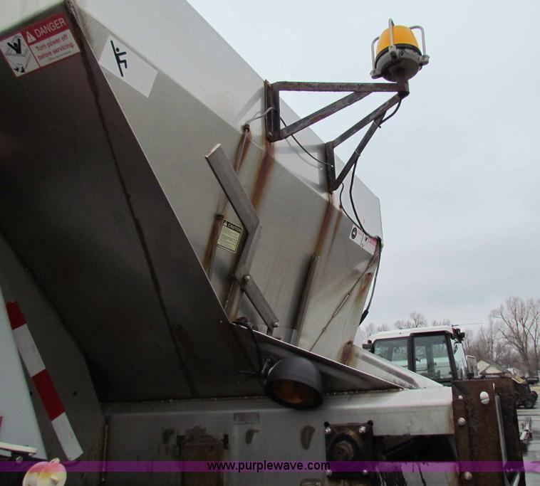 image for item B7075 1999 International 4900 tandem axle dump truck