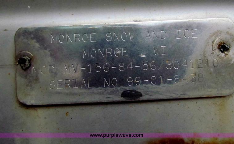 image for item B7075 1999 International 4900 tandem axle dump truck